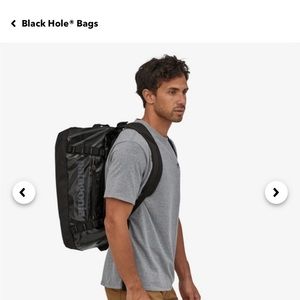 Patagonia 40L black hole duffle